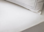 Drap housse haut de gamme blanc en satin de coton